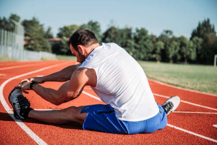 Stretching per le gambe e nutrizione per la corsa